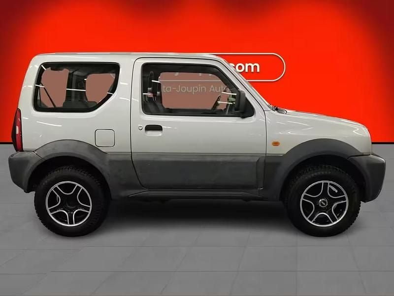 Käytetty Suzuki Jimny 84 HP (61 kW) 2007 Hopea Katumaasturi