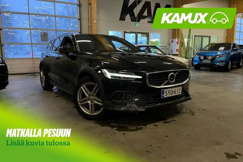 Käytetty Volvo V60 CC Plus 258 HP (189 kW) 2020 Black solid / solid Farmari