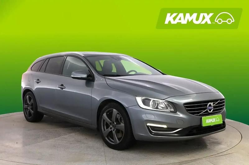 Käytetty Volvo V60 Summum 163 HP (119 kW) 2016 Hopea / harmaa Farmari