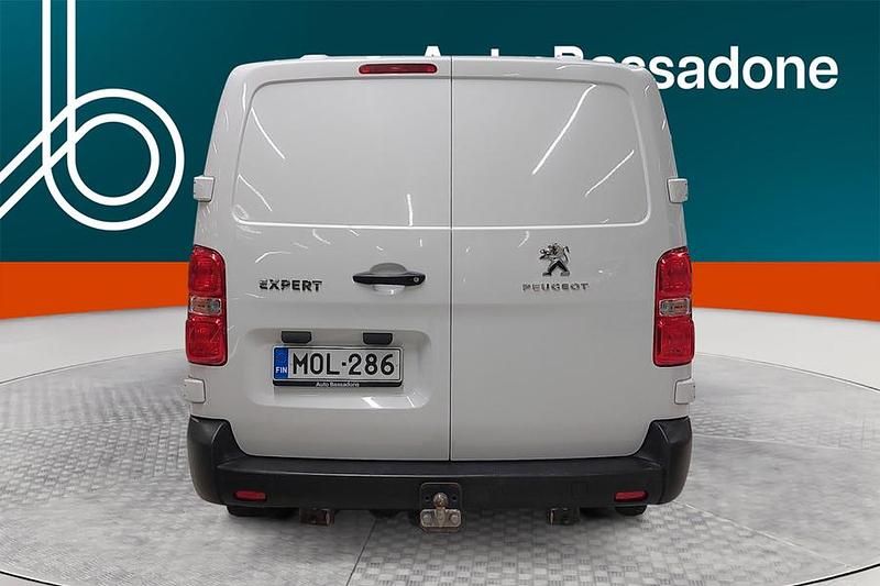 Käytetty Peugeot Expert 144 HP (105 kW) 2022 Van