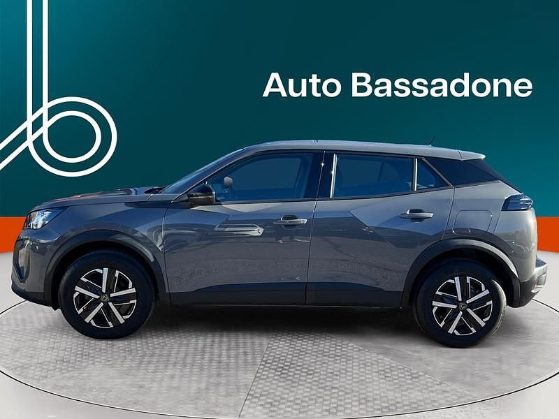 Käytetty Peugeot 2008 Active 131 HP (96 kW) 2023 Katumaasturi