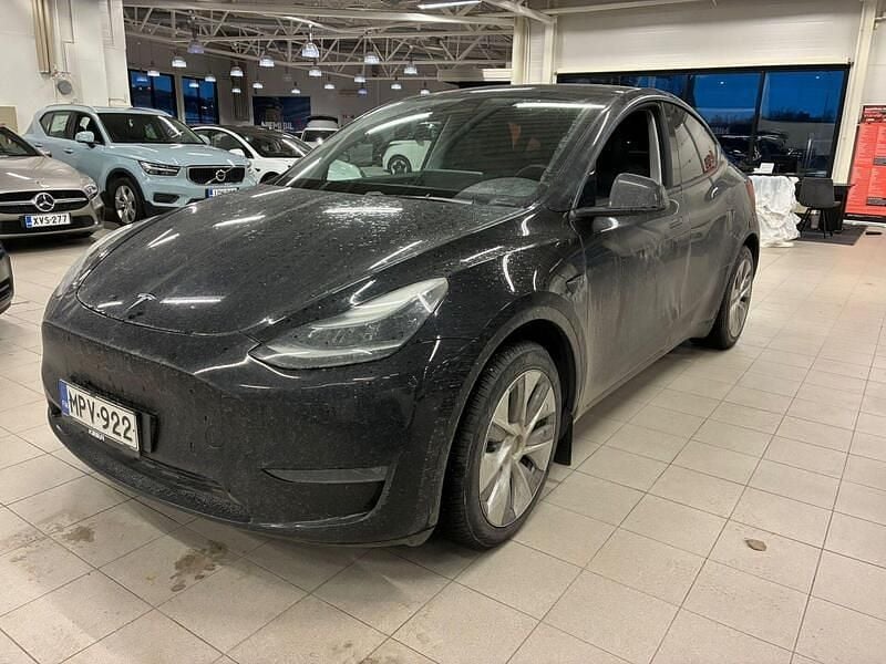 Käytetty Tesla Model Y 258 kW (351 HP) 2023 Katumaasturi