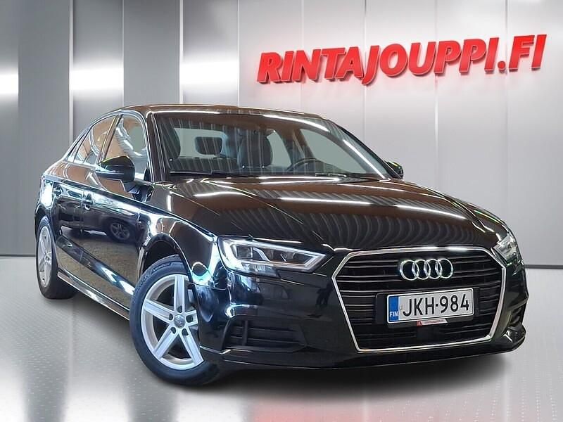 Käytetty Audi A3 Advanced 150 HP (110 kW) 2017 Musta Sedan