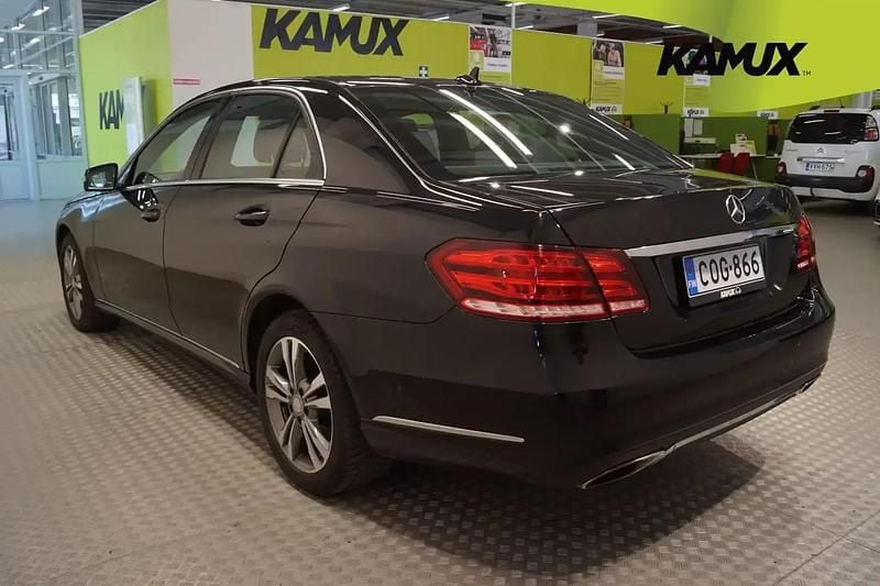 Käytetty Mercedes E200 Elegance 136 HP (100 kW) 2014 Musta Sedan