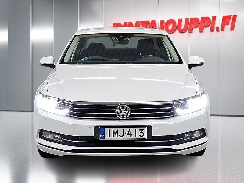 Käytetty VW Passat Comfortline 125 HP (91 kW) 2016 Valkoinen Sedan
