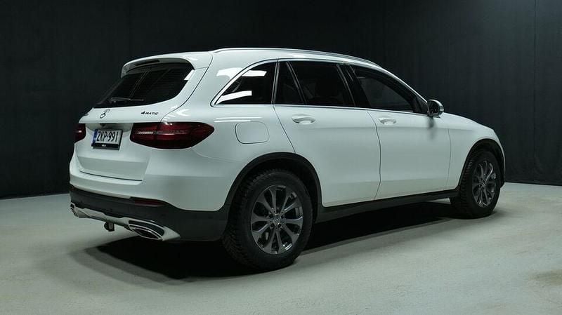 Käytetty Mercedes GLC250 Business 204 HP (150 kW) 2016 Valkoinen Katumaasturi