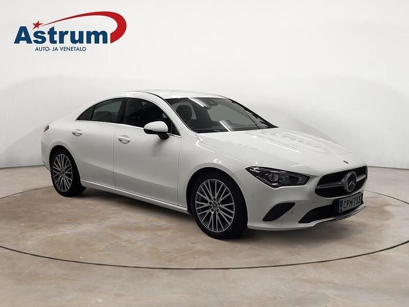 Valkoinen Käytetty 2021 Mercedes A180 Business Coupe - kaksiovinen | 27 790 € (Perustarjous) - Kuva 1/3