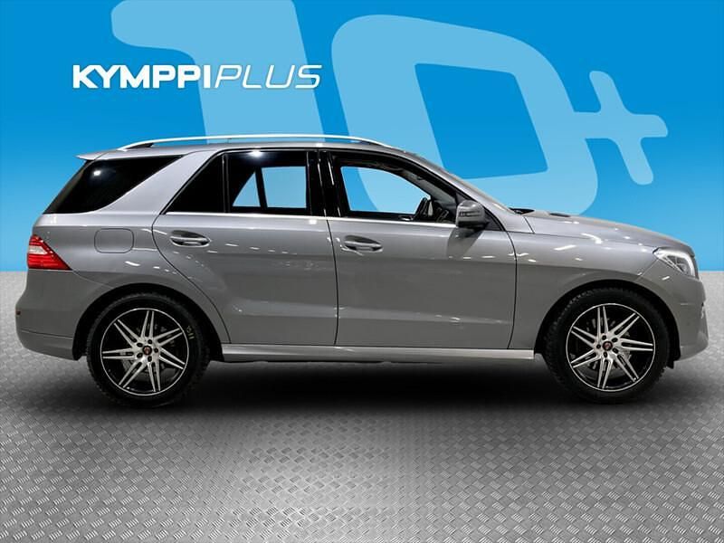 Käytetty Mercedes ML350 AMG line 258 HP (189 kW) 2012 Katumaasturi