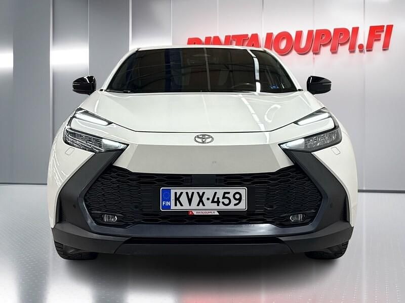 Käytetty Toyota C-HR 140 HP (102 kW) 2024 Katumaasturi