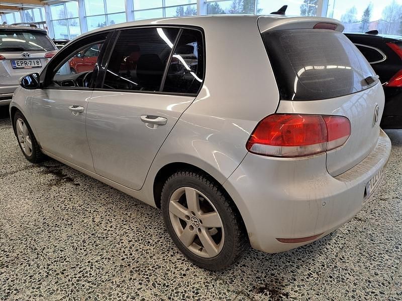 Käytetty VW Golf VI Comfortline 105 HP (77 kW) 2011 Hopea Viistoperä