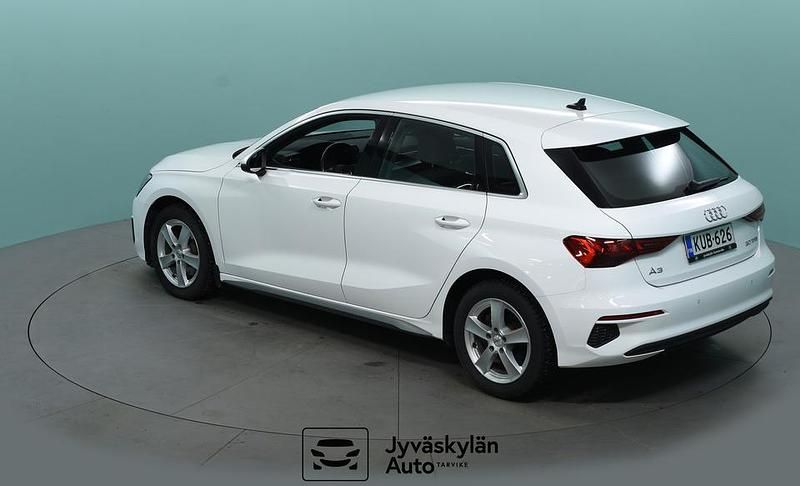 Käytetty Audi A3 Sportback e-tron Business 110 HP (80 kW) 2020 Valkoinen Viistoperä
