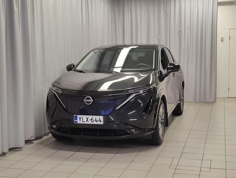 Käytetty Nissan Ariya Advance 160 kW (218 HP) 2023 Musta Katumaasturi