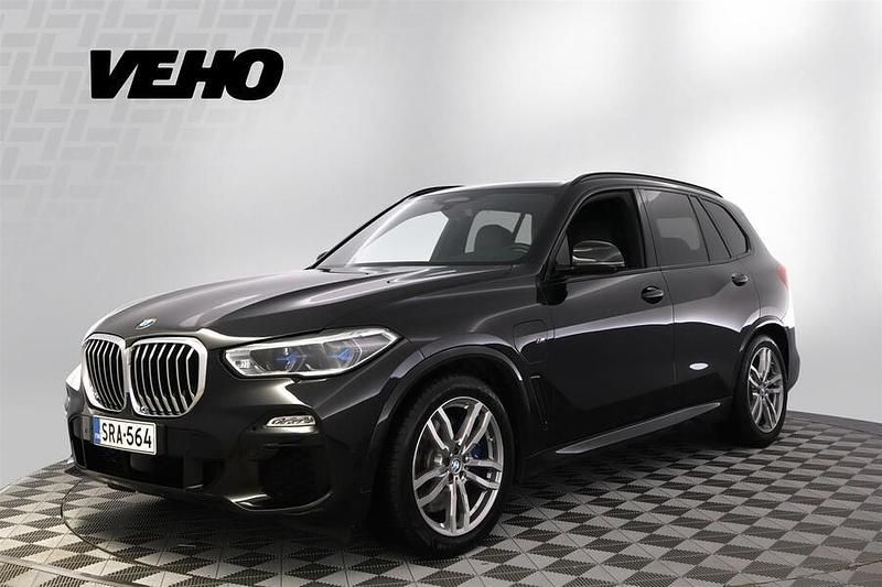 Musta Käytetty 2020 BMW X5 M Sport Katumaasturi | 51 890 € (Hieman kallis) - Kuva 1/4