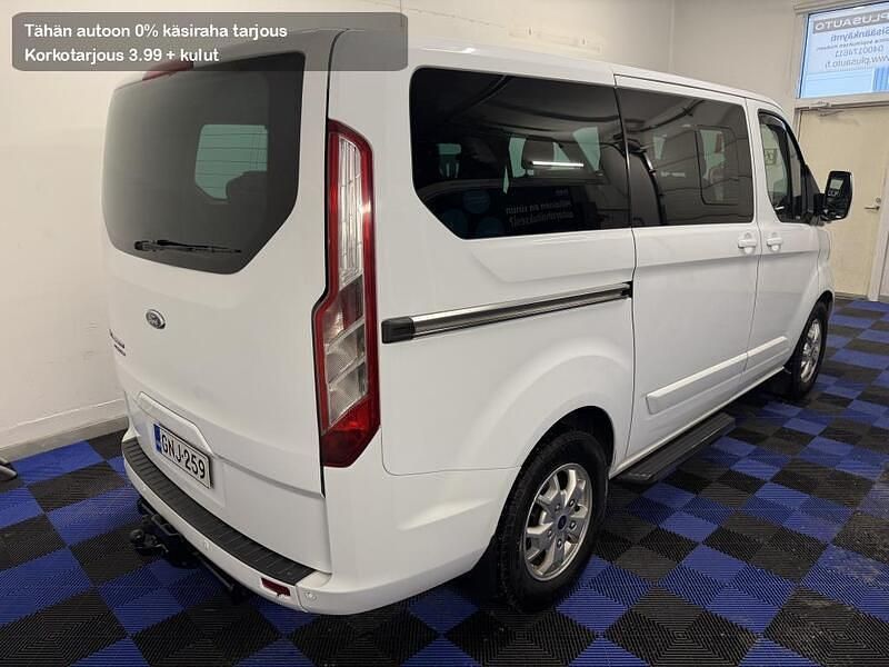Käytetty Ford Tourneo 155 HP (114 kW) 2015 Tila-auto