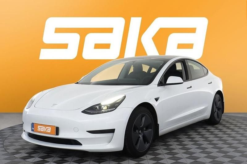 Käytetty Tesla Model 3 Standard Range Plus 239 kW (325 HP) 2022 Sedan