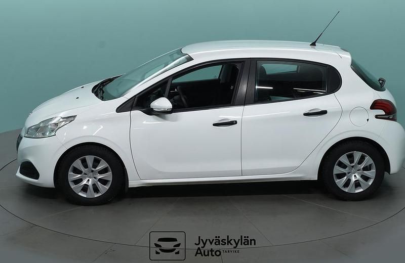 Käytetty Peugeot 208 68 HP (50 kW) 2018 Valkoinen Viistoperä