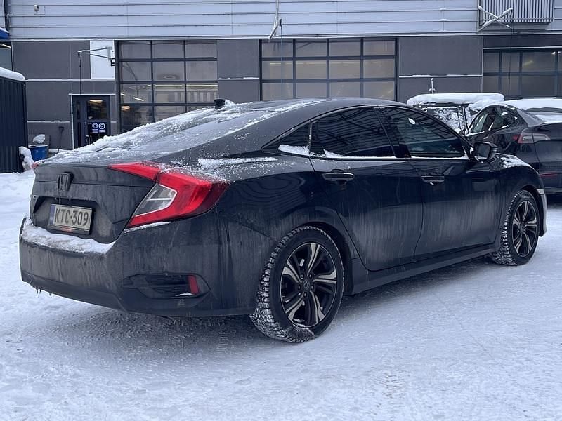 Käytetty Honda Civic Sport Plus 182 HP (133 kW) 2018 Musta Sedan