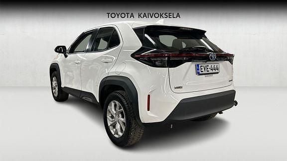 Käytetty Toyota Yaris Cross Active 116 HP (85 kW) 2024 Valkoinen Katumaasturi