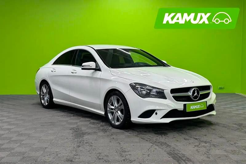 Käytetty Mercedes CLA200 Urban 156 HP (114 kW) 2015 Valkoinen Sedan