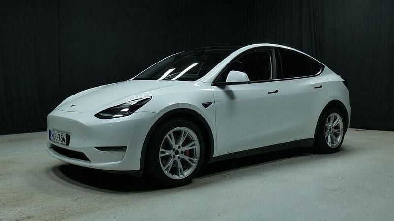 Käytetty Tesla Model Y Performance 336 kW (457 HP) 2022 Valkoinen Katumaasturi