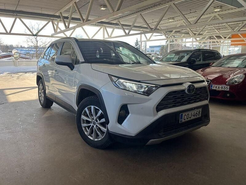 Käytetty Toyota RAV4 Multidrive S 175 HP (128 kW) 2020 Katumaasturi