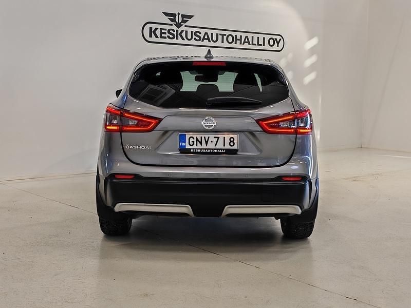 Käytetty Nissan Qashqai N-Connecta 159 HP (116 kW) 2019 Harmaa Katumaasturi