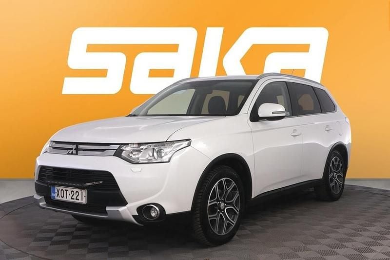 Käytetty Mitsubishi Outlander Instyle 150 HP (110 kW) 2014 Katumaasturi