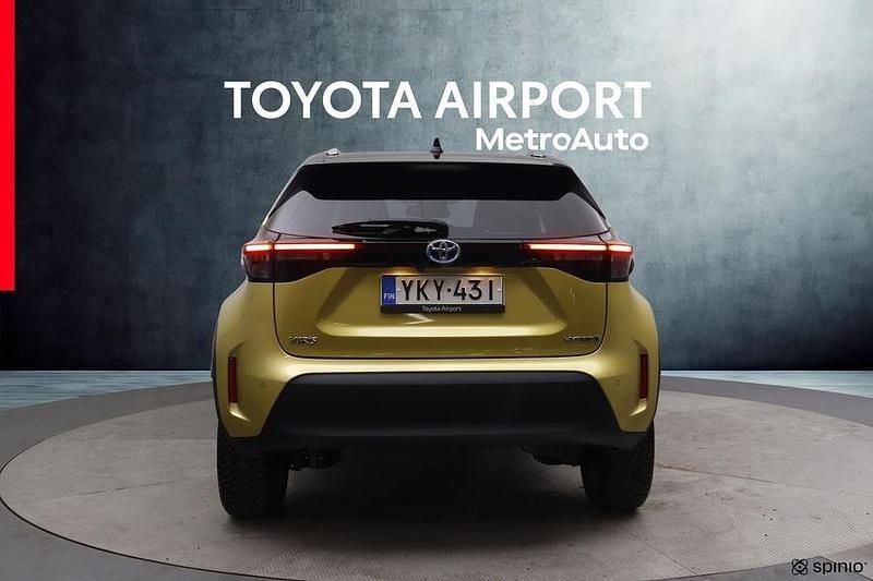 Käytetty Toyota Yaris Cross 116 HP (85 kW) 2022 Keltainen Katumaasturi