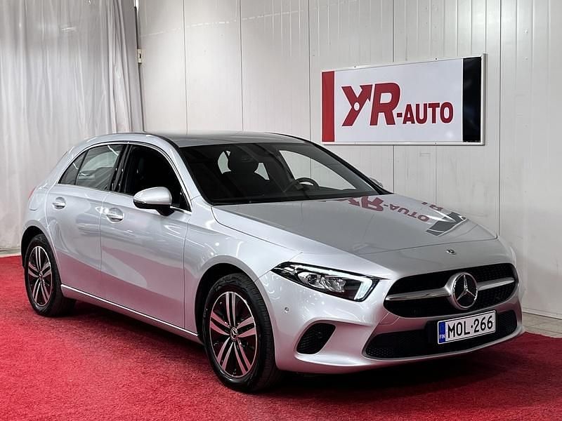 Käytetty Mercedes A250 Business 160 HP (117 kW) 2022 Viistoperä