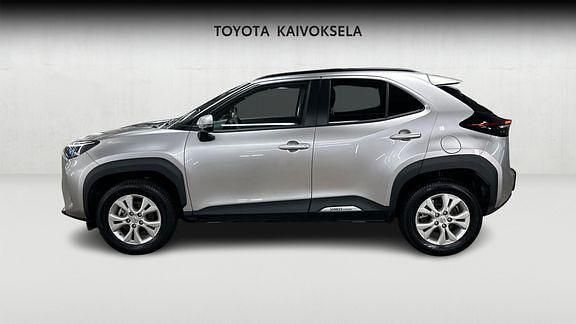 Käytetty Toyota Yaris Cross Edition 116 HP (85 kW) 2025 Hopea Katumaasturi
