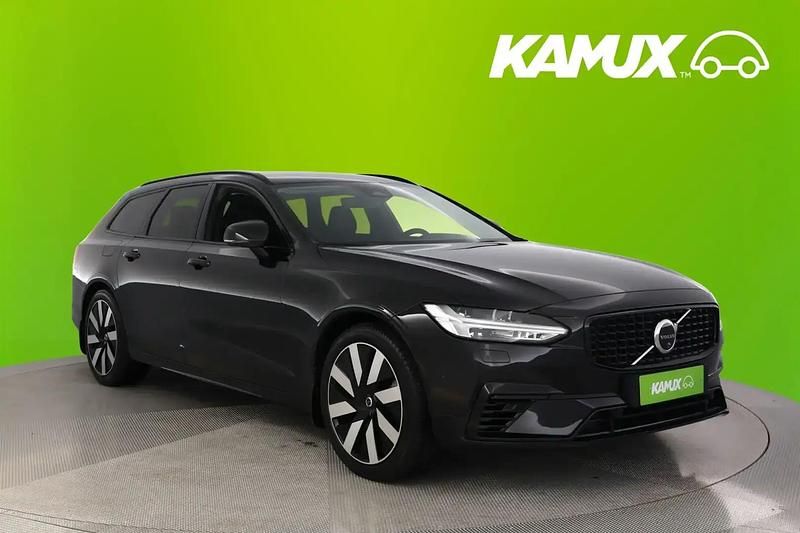 Käytetty Volvo V90 Plus 253 HP (186 kW) 2025 Musta Farmari