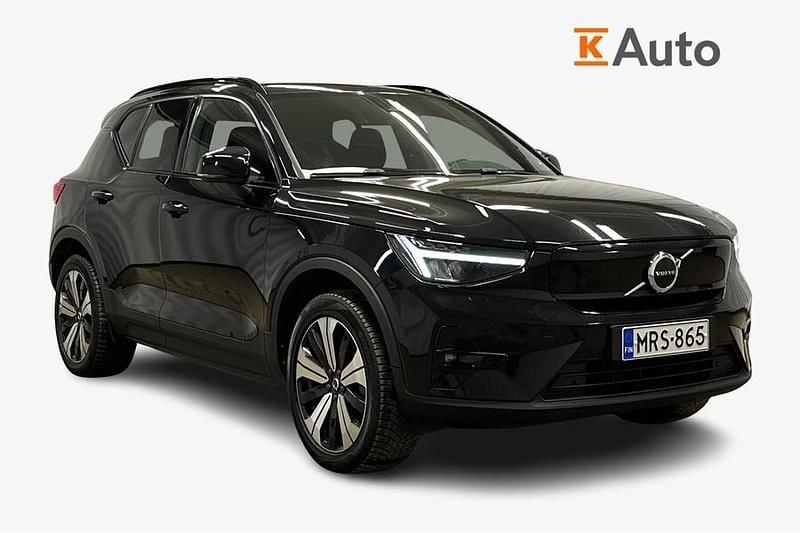 Käytetty Volvo XC40 Plus 300 kW (408 HP) 2022 Musta Katumaasturi
