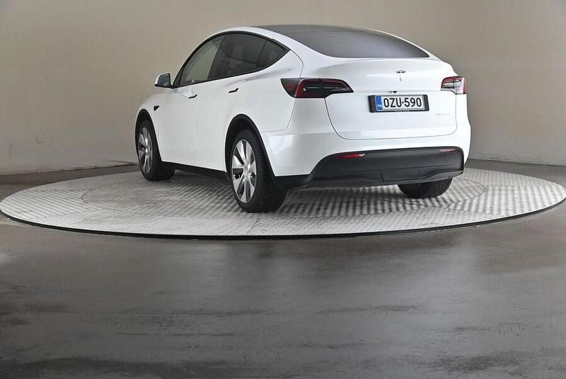 Käytetty Tesla Model Y Long Range AWD 258 kW (351 HP) 2023 Katumaasturi