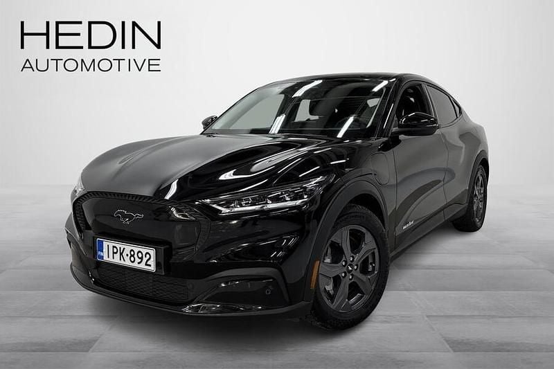 Käytetty Ford Mustang Mach-E 197 kW (269 HP) 2022 Musta Katumaasturi