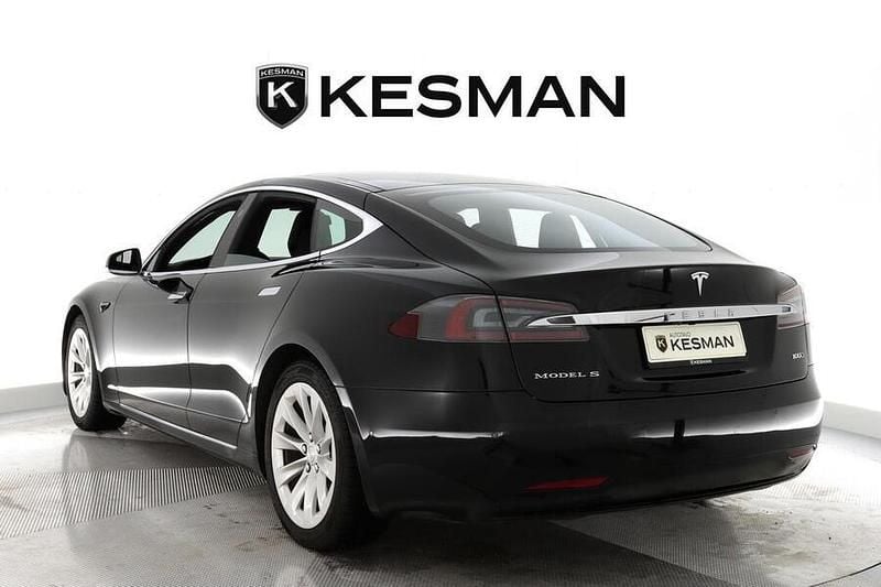 Käytetty Tesla Model S 380 kW (517 HP) 2018 Viistoperä