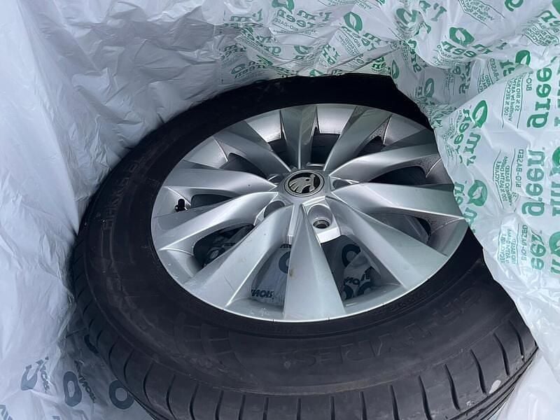 Käytetty Skoda Karoq Business Line 150 HP (110 kW) 2020 Katumaasturi