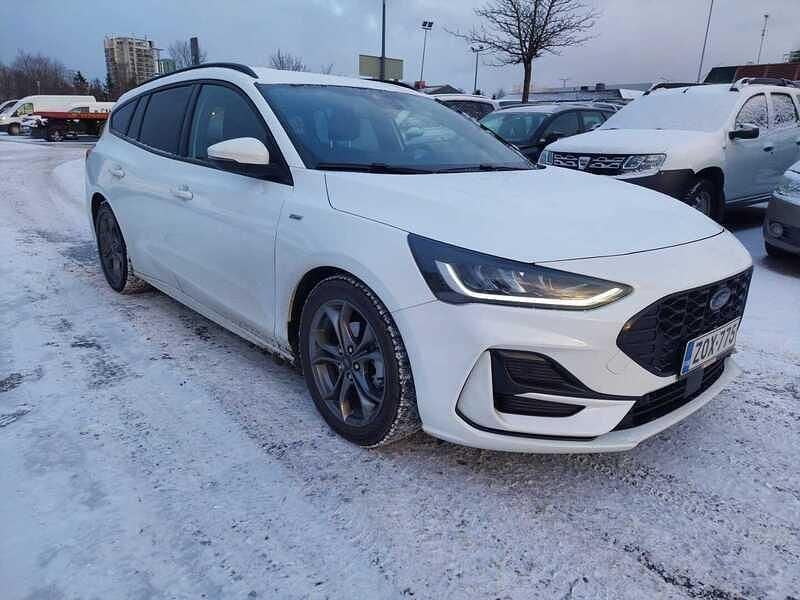 Käytetty Ford Focus ST-Line 158 HP (116 kW) 2023 Valkoinen Farmari
