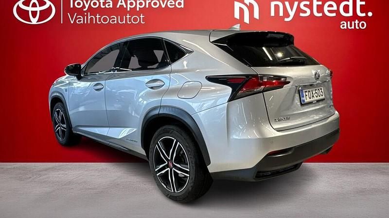 Käytetty Lexus NX300h Sport Line 155 HP (114 kW) 2015 Hopea Katumaasturi