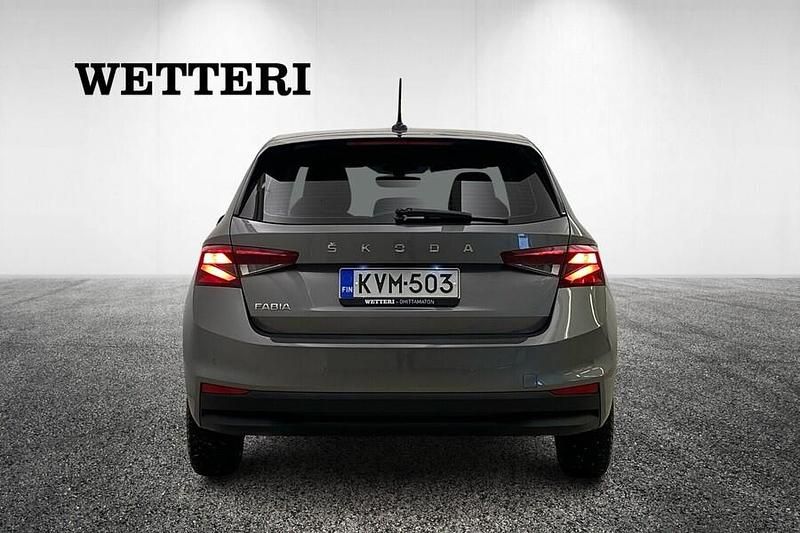 Käytetty Skoda Fabia Ambition 110 HP (80 kW) 2023 Harmaa Viistoperä