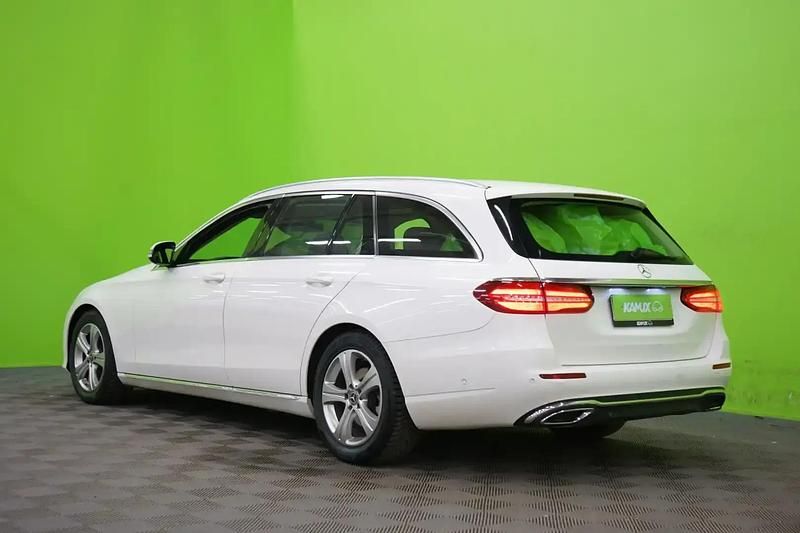 Käytetty Mercedes E220 Business 194 HP (142 kW) 2018 Valkoinen Farmari