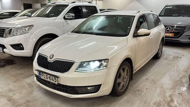 Käytetty Skoda Octavia Elegance 180 HP (132 kW) 2014 Viistoperä