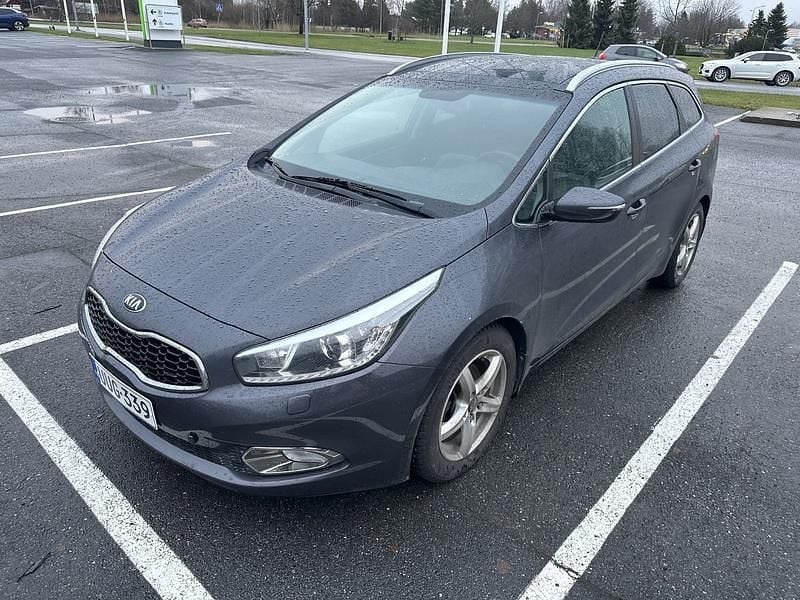 Harmaa Käytetty 2013 Kia Ceed Sportswagon Farmari | 12 900 € (Perustarjous) - Kuva 1/3