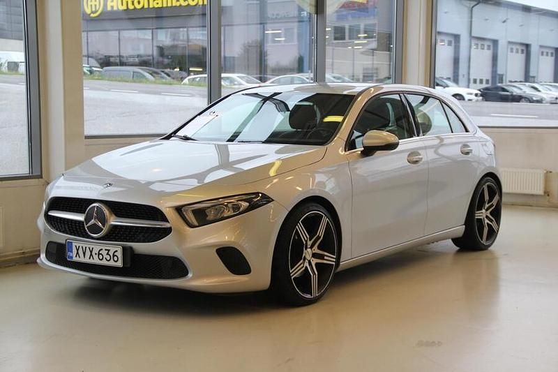 Käytetty Mercedes A180 Business 116 HP (85 kW) 2019 Harmaa Farmari
