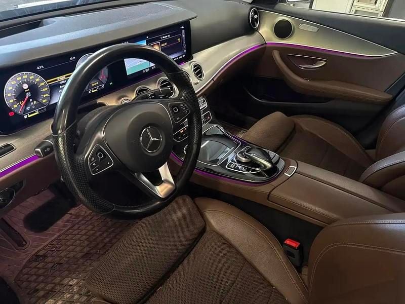 Käytetty Mercedes E220 Business 194 HP (142 kW) 2017 Musta Farmari