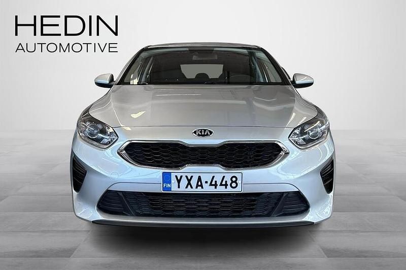 Käytetty Kia Ceed Active 140 HP (102 kW) 2019 Hopea Viistoperä