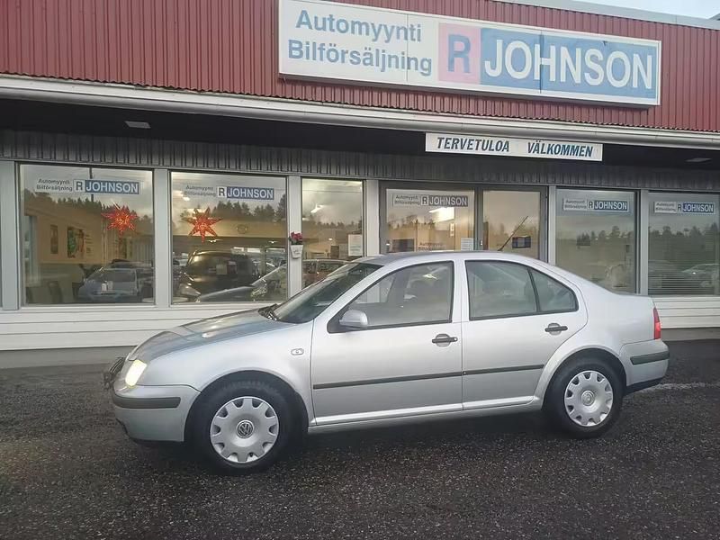 Käytetty VW Bora 105 HP (77 kW) 2003 Sedan