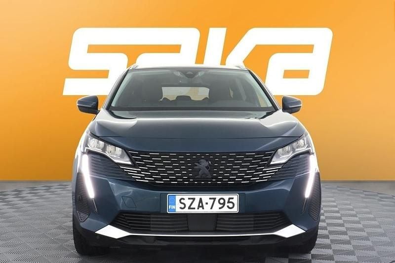 Käytetty Peugeot 5008 Allure 131 HP (96 kW) 2021 Tila-auto