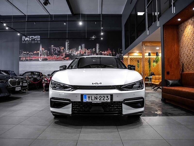 Käytetty Kia EV6 GT-Line 239 kW (325 HP) 2022 Valkoinen Katumaasturi
