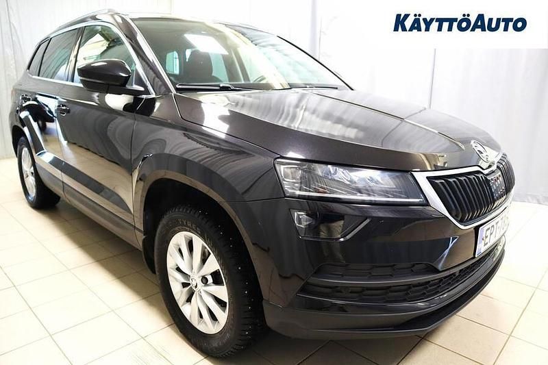Käytetty Skoda Karoq Style 116 HP (85 kW) 2018 Musta Katumaasturi