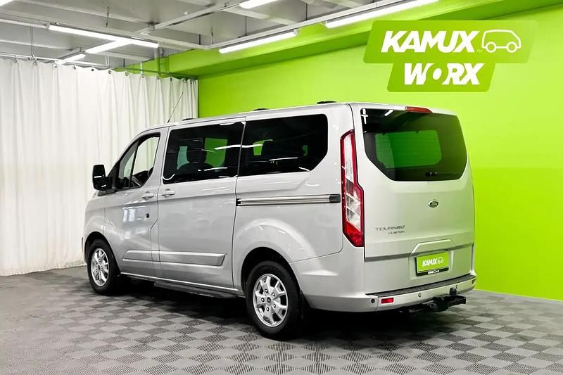 Käytetty Ford Tourneo Titanium 125 HP (91 kW) 2014 Hopea / harmaa Tila-auto
